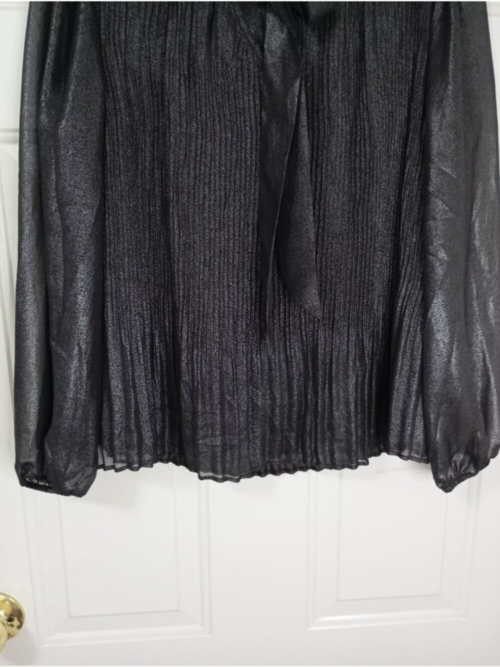 Nanette Lepore Metallic Black Pleated Long Sleeve Blouse With Tie Neck Size M - Picture 5 of 13